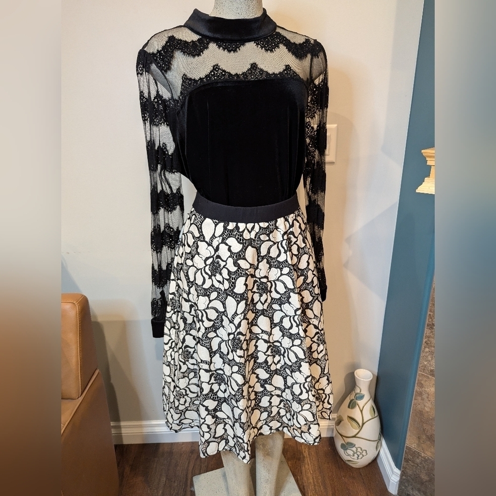 New Christian Siriano Baroque Full Skirt Black & White Floral Lace women's Sz 18